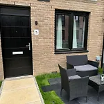 Brand New Flat 5 With Free Parking And Fast Wifi