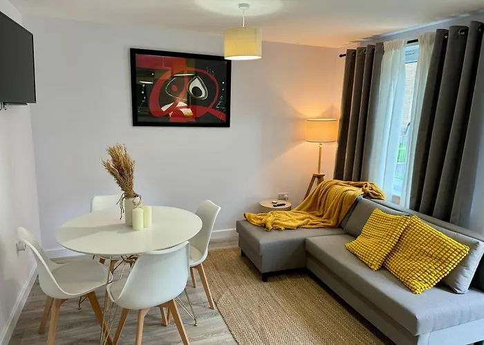Brand New Flat 5 With Free Parking And Fast Wifi